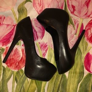 STEVE MADDEN PUMPS